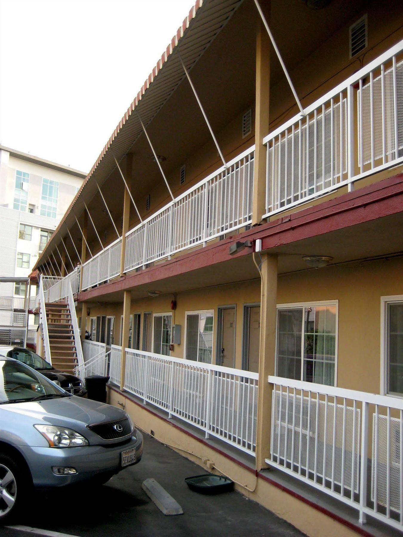 Hollywood La Brea Inn Лос-Анджелес Экстерьер фото