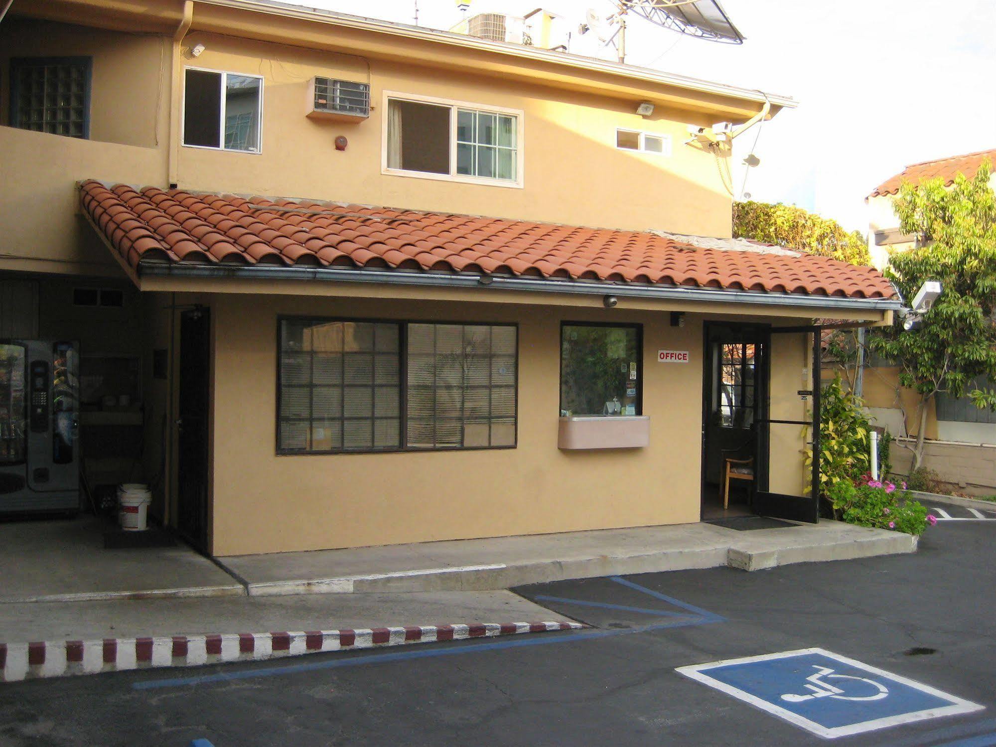 Hollywood La Brea Inn Лос-Анджелес Экстерьер фото