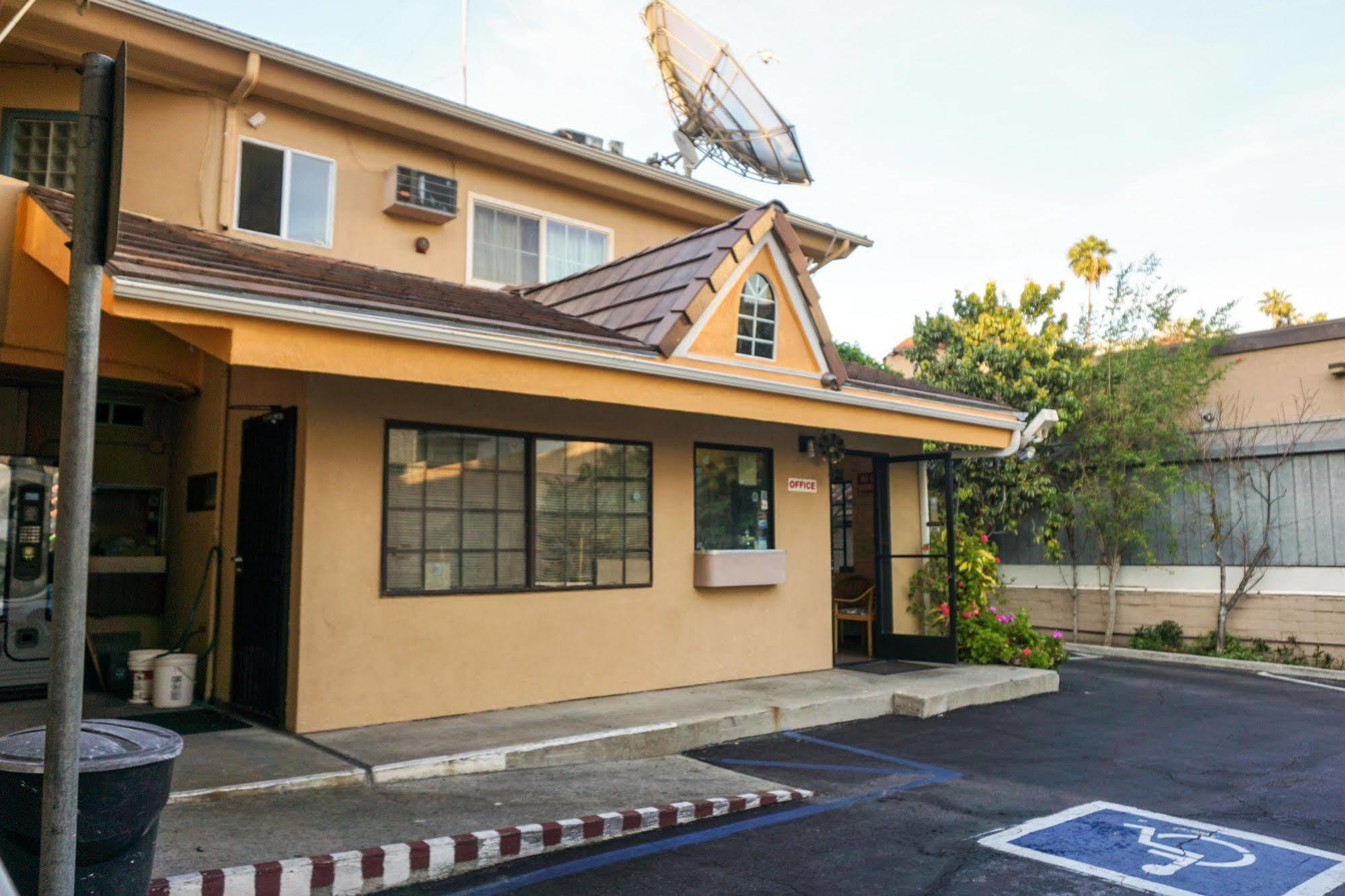 Hollywood La Brea Inn Лос-Анджелес Экстерьер фото